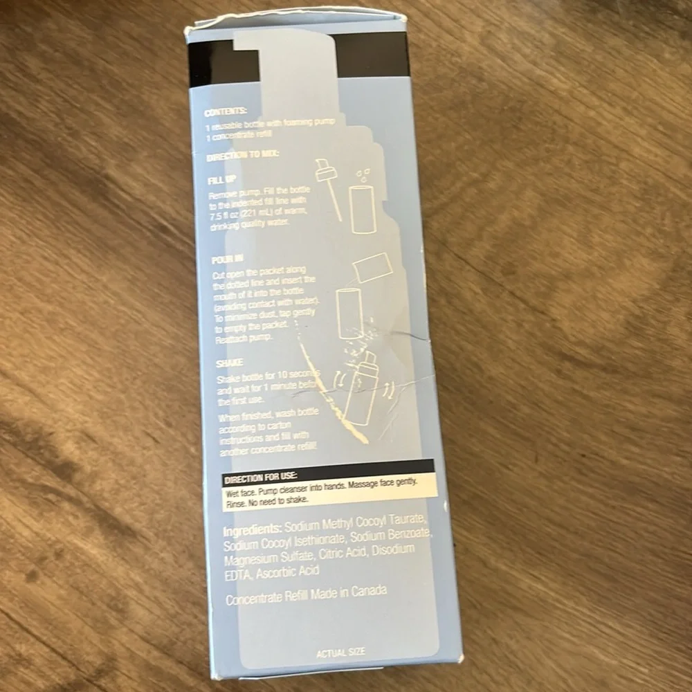 NWT Neutrogena gentle foaming facial cleanser